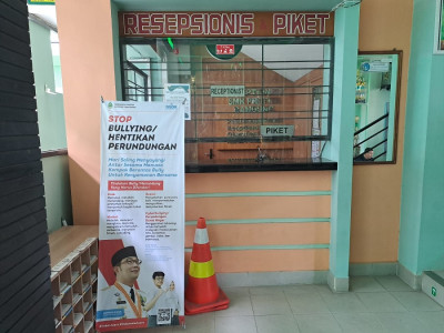 RECEPTIONIST