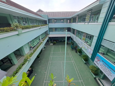 GEDUNG SEKOLAH