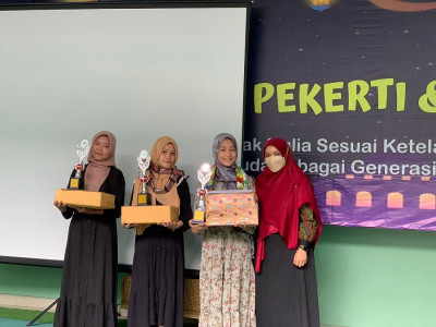 Pembagian Hadiah Bu Fabia